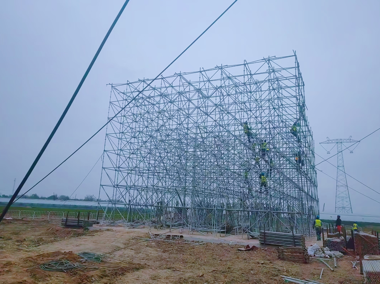 山东±800千伏特高压直流输电线路工程跨越济郑高铁K157+100处架设电力线工程